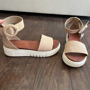 MIA brand women’s Rosanna platform sandals, size 8.5